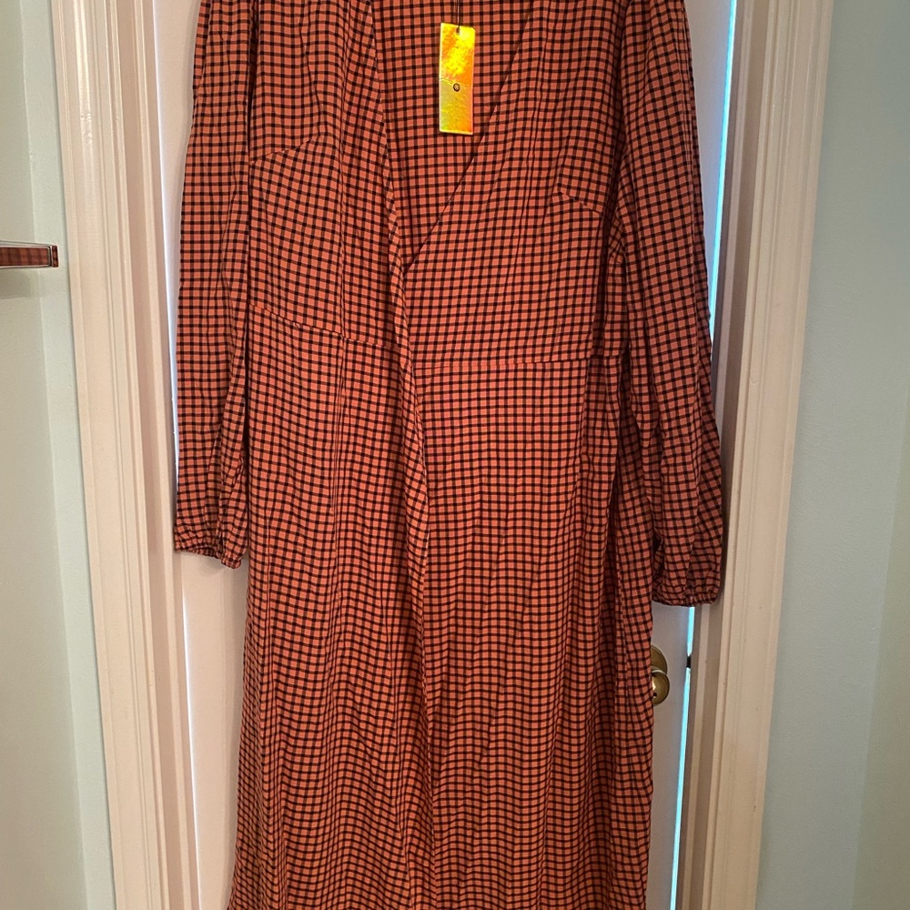 Daisy Street Plus midaxi wrap dress in vintage check